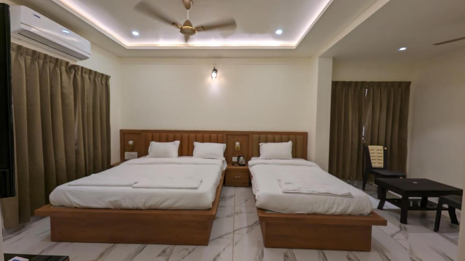 Mythri Residency Hotel Hubli Exterior foto