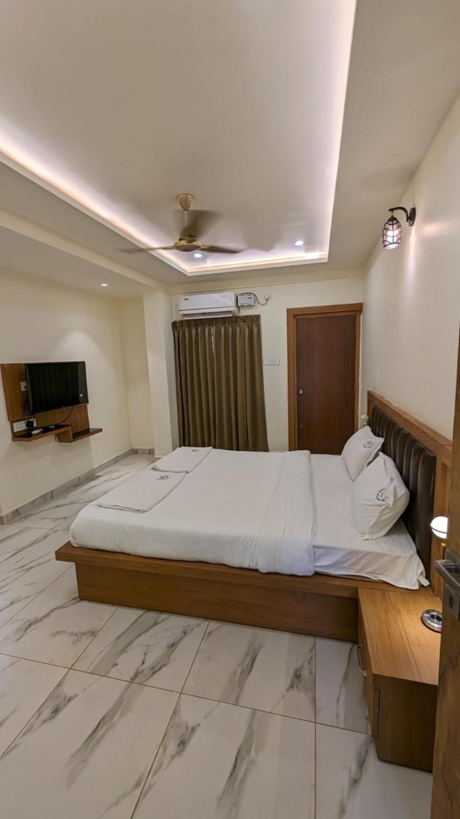 Mythri Residency Hotel Hubli Exterior foto